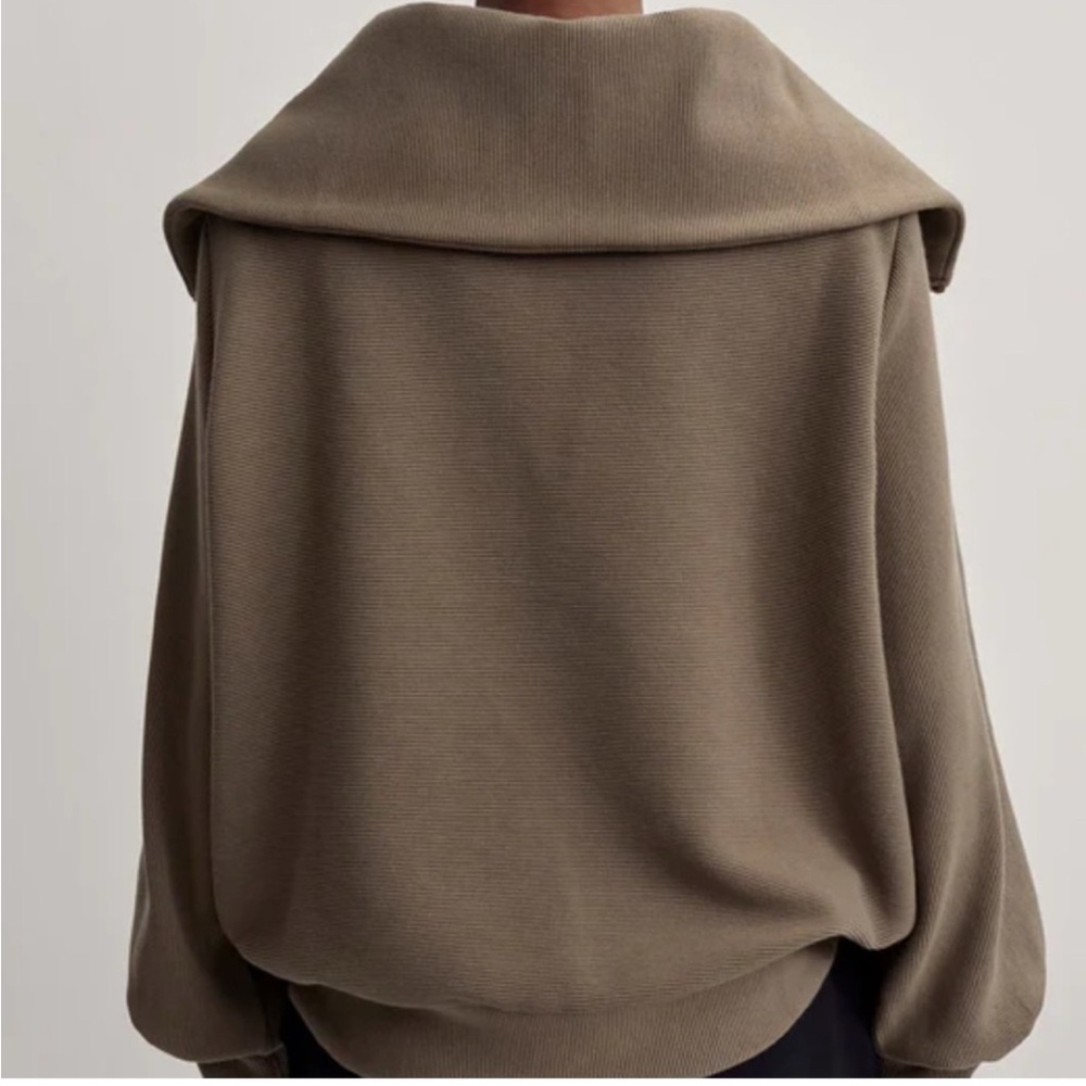 Varley Vine Half-Zip Pullover in Stone Olive Size Small - Picture 3 of 10
